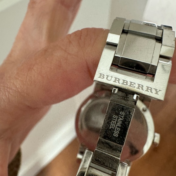 Burberry stainless steel watch …. Sorry no box - Picture 4 of 5